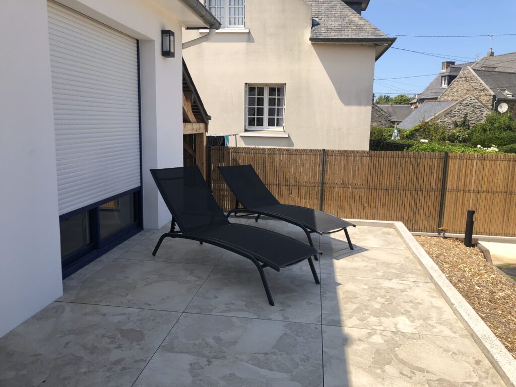 Terrasse Ombragée Gîte Cancalune